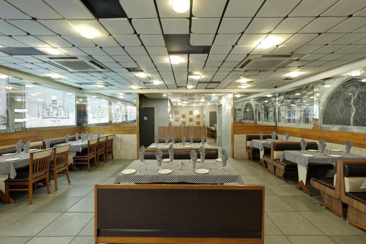 Hotel Good Night Ahmedabad Exterior photo