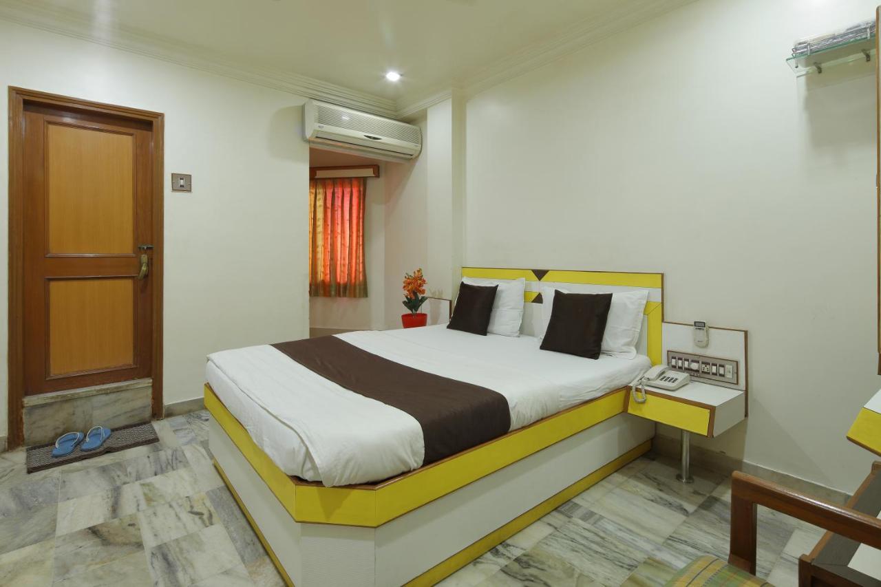 Hotel Good Night Ahmedabad Exterior photo