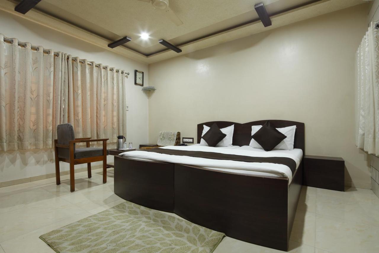 Hotel Good Night Ahmedabad Exterior photo
