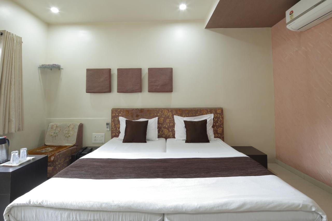 Hotel Good Night Ahmedabad Exterior photo