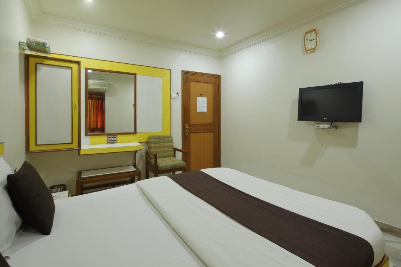 Hotel Good Night Ahmedabad Exterior photo