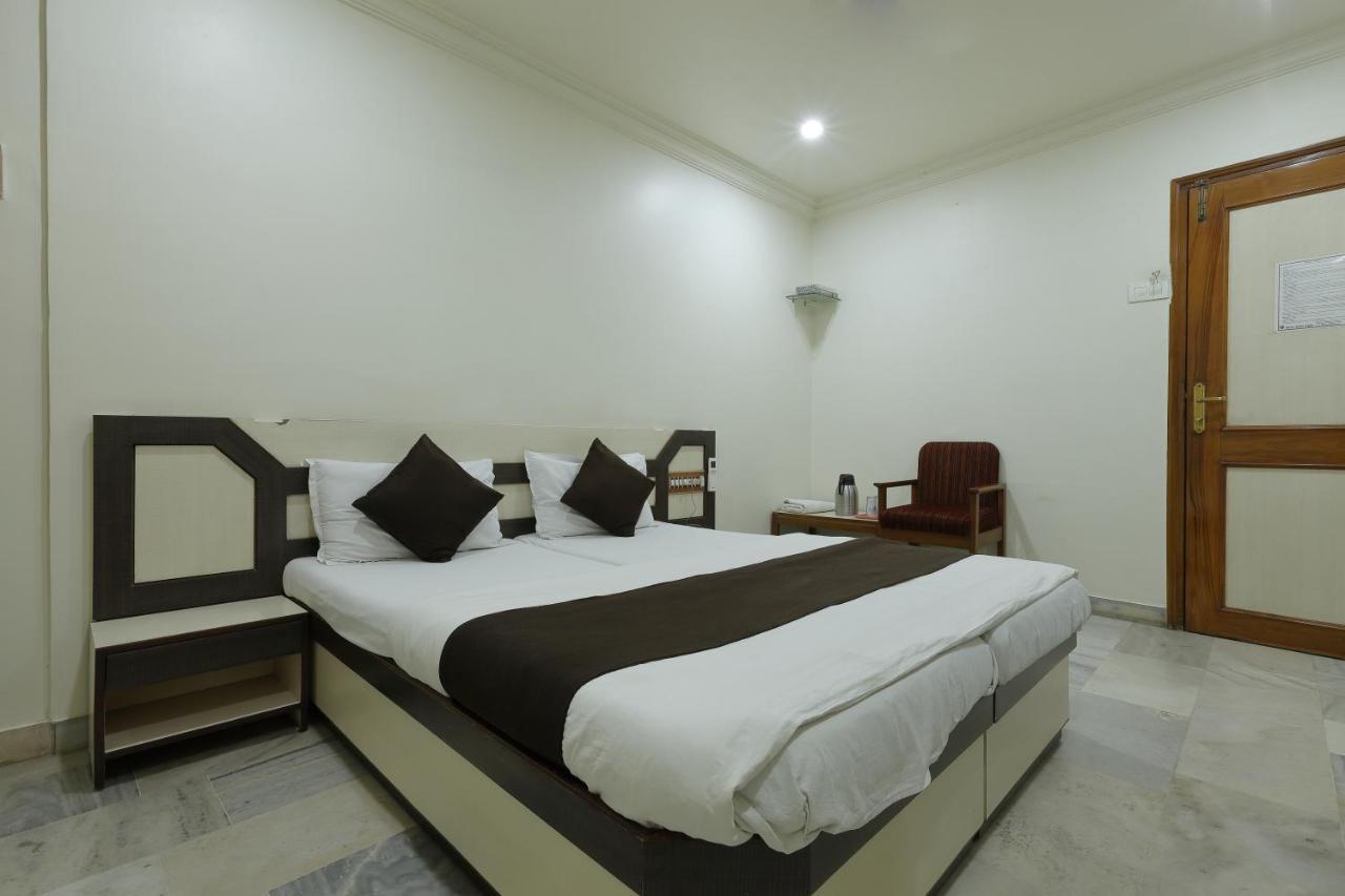 Hotel Good Night Ahmedabad Exterior photo
