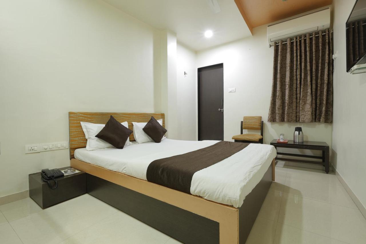 Hotel Good Night Ahmedabad Exterior photo