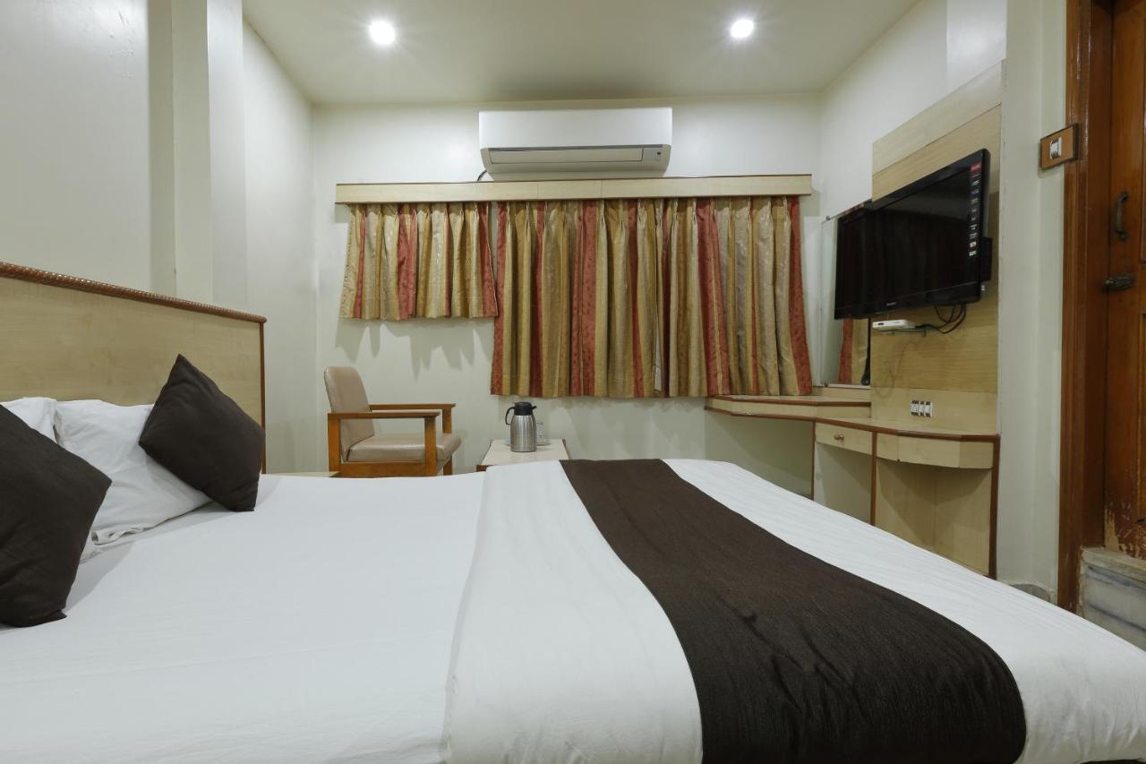 Hotel Good Night Ahmedabad Exterior photo