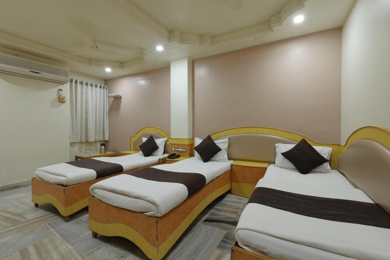 Hotel Good Night Ahmedabad Exterior photo