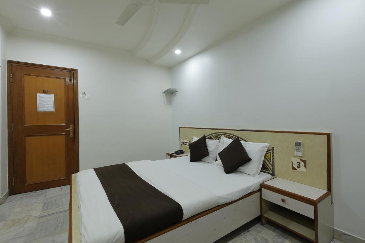 Hotel Good Night Ahmedabad Exterior photo